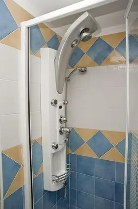 Üç Kişilik Oda, Şehir Manzaralı