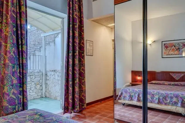 Standard Tek Büyük Yataklı Oda (Terrazze)