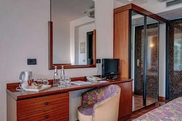 Standard Tek Büyük Yataklı Oda (Terrazze)