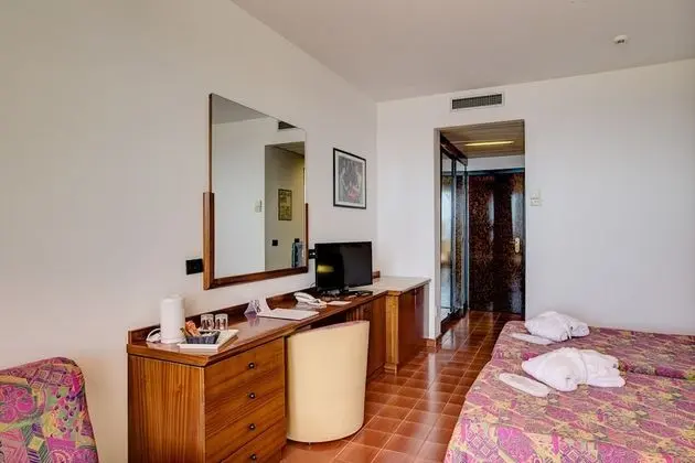 Tek Büyük Yataklı Oda, Teras, Deniz Manzaralı (Terrazze)