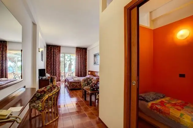 Tek Büyük Yataklı Oda, Teras, Deniz Manzaralı (Terrazze)