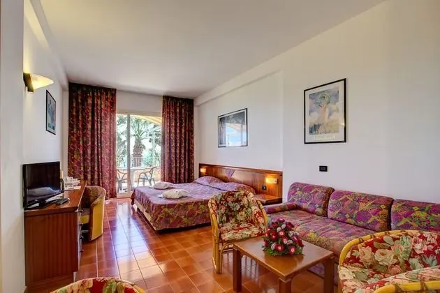 Tek Büyük Yataklı Oda, Teras, Deniz Manzaralı (Terrazze)