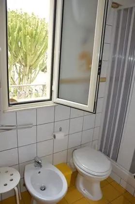 Üç Kişilik Oda