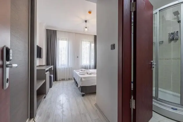 Standart Oda, Deniz ve Dağ Manzaralı, Balkonlu