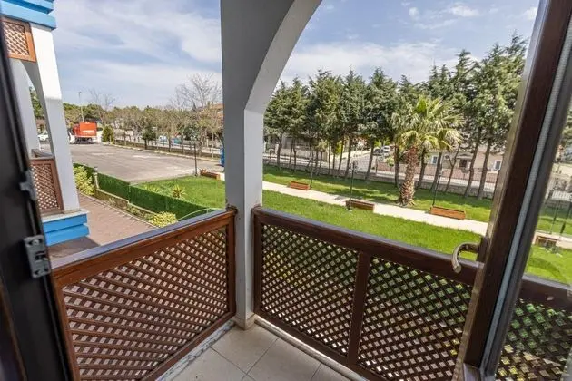 Standart Oda, Deniz ve Dağ Manzaralı, Balkonlu