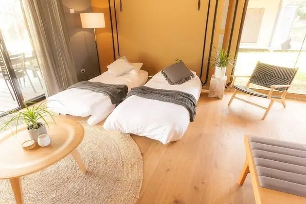 Luxury Kulübe, 1 Yatak Odası, Kısmi Göl Manzaralı, Bahçeli