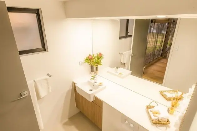 Luxury Kulübe, 1 Yatak Odası, Kısmi Göl Manzaralı, Bahçeli