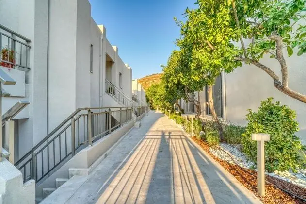 Daire-Tek Yatak Odalı, Avlu Manzaralı, Balkonlu