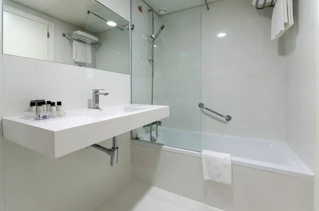 Tek Büyük veya İki Ayrı Yataklı Oda (with Extra Bed)