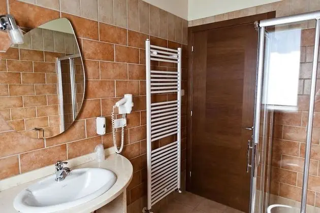 Tek Büyük Yataklı Oda, Balkon