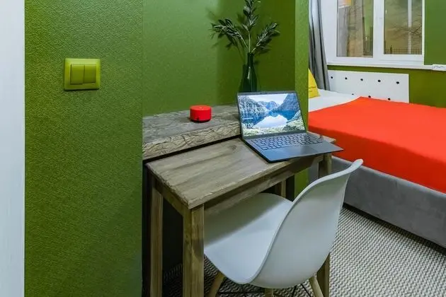 Business Tek Büyük Yataklı Oda