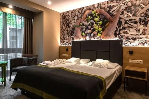 Deluxe Tek Büyük Yataklı Oda, Bahçe Manzaralı
