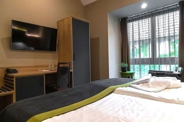 Deluxe Tek Büyük Yataklı Oda, Bahçe Manzaralı