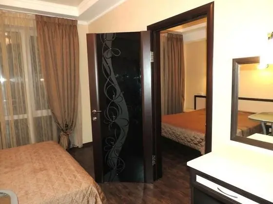 Tek Büyük veya İki Ayrı Yataklı Oda, Balkon