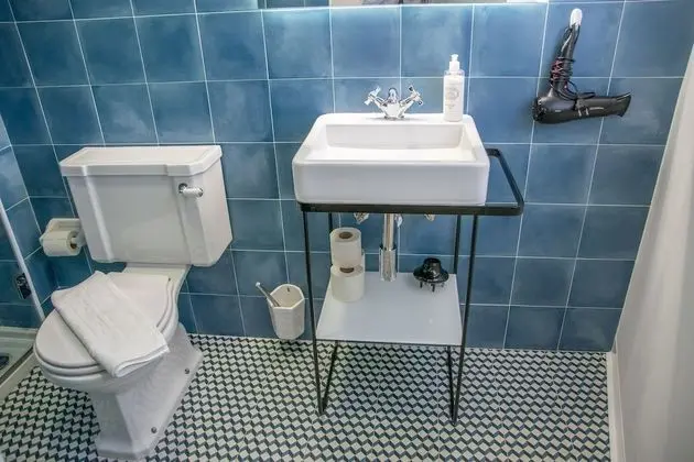 Studio with River View (Top)