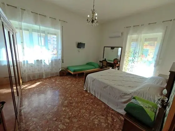 Family Üç Kişilik Oda, Şehir Manzaralı