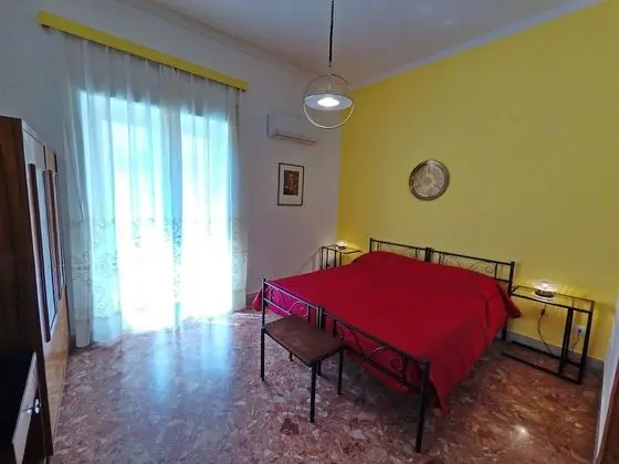 Tek Büyük veya İki Ayrı Yataklı Oda, Şehir Manzaralı