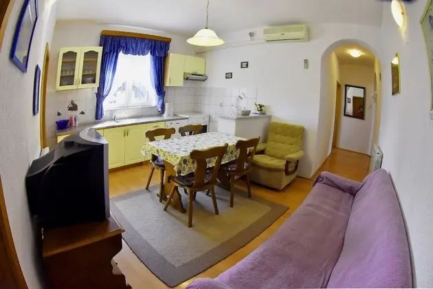 Apart Daire, Teras, Zemin Kat (Number 1)