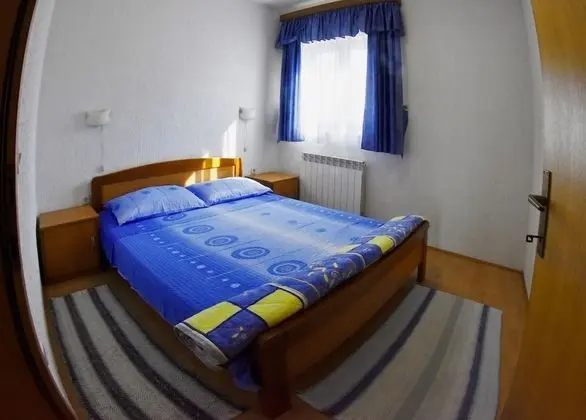 Apart Daire, Teras, Zemin Kat (Number 1)