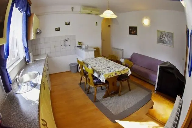 Apart Daire, Teras, Zemin Kat (Number 1)