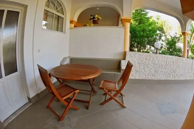 Apart Daire, Teras, Zemin Kat (Number 1)