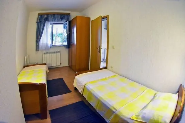 Apart Daire, Teras, Zemin Kat (Number 2)