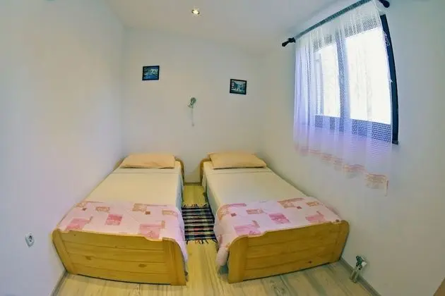 Apart Daire, Teras, Zemin Kat (Number 3)