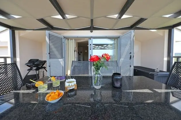 Apart Daire, Deniz Manzaralı