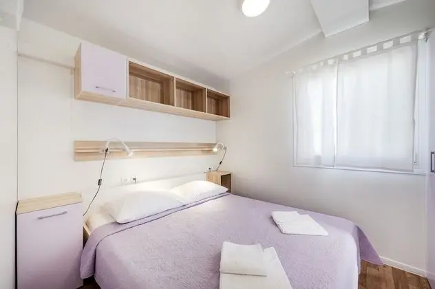 Karavan, 2 Yatak Odası, Bahçe Manzaralı, Köşe (D1)