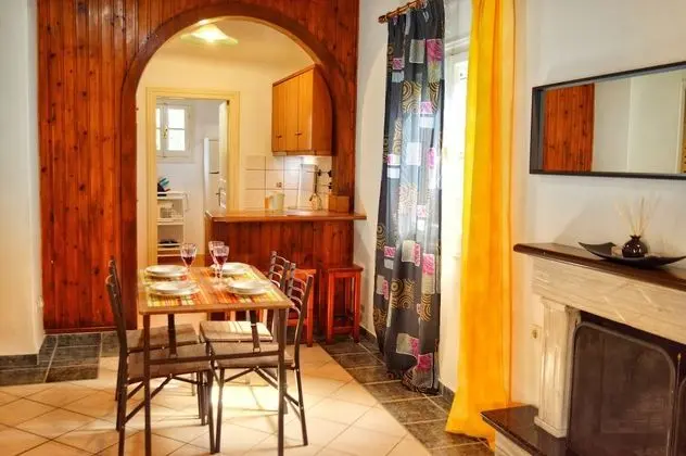 Ev, 2 Yatak Odası, Engellilere Uygun, Sigara İçilebilir