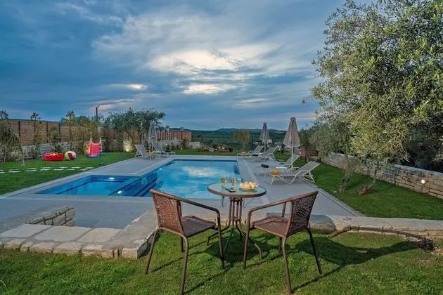 Villa, 3 Yatak Odası, Kişiye Özel Havuzlu (Anthelia)