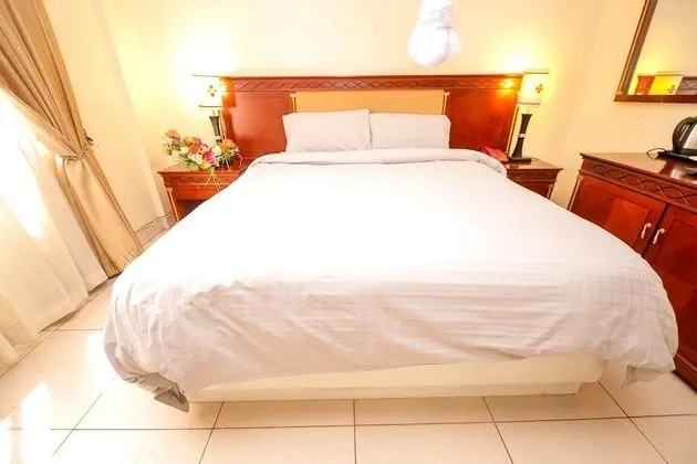 Standard Tek Büyük Yataklı Oda