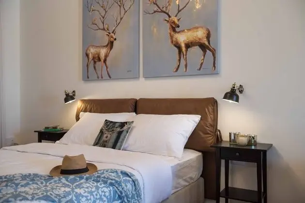 Superior Family Room,Valley View