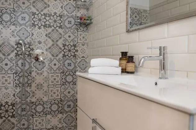 Superior Family Room,Valley View