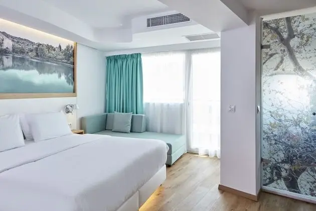 Popular Executive Triple Room