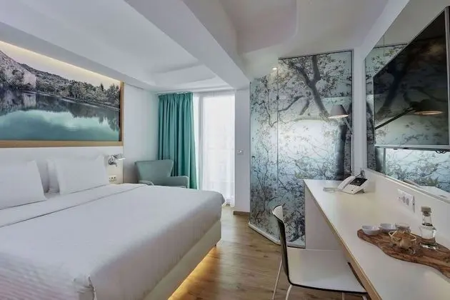 Urban Executive Room