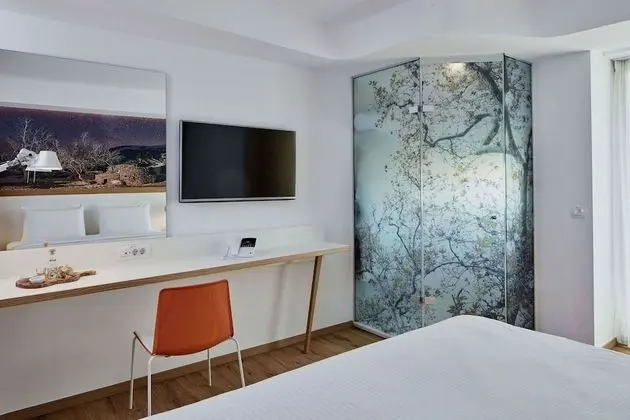 Urban Executive Room