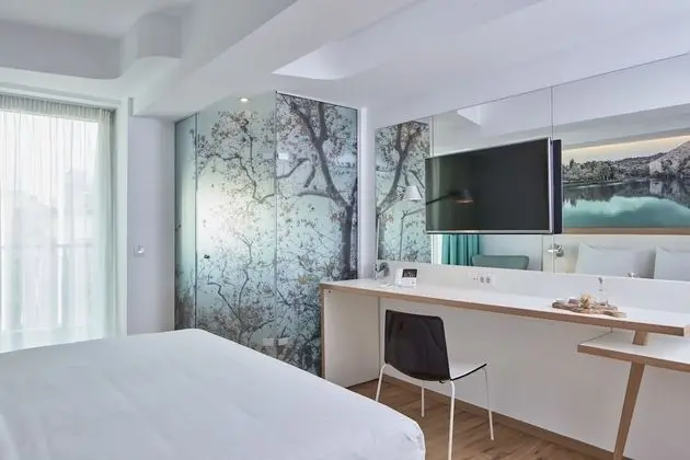 Urban Executive Room