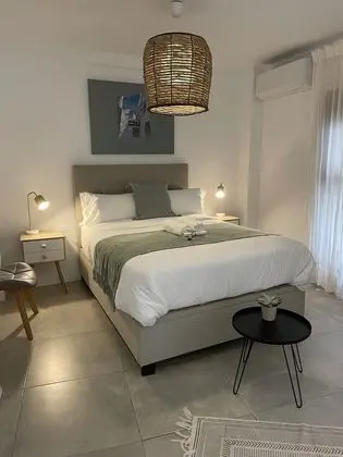 Standard Tek Büyük Yataklı Oda, Banyolu/Duşlu (102 & 202)