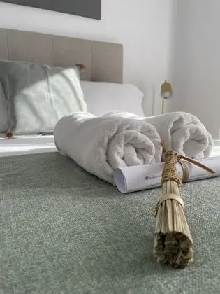 Standard Tek Büyük Yataklı Oda, Banyolu/Duşlu (102 & 202)