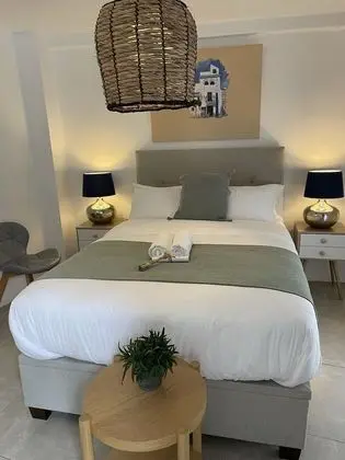 Standard Tek Büyük Yataklı Oda, Banyolu/Duşlu (102 & 202)