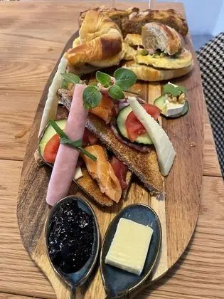 Standard Tek Büyük Yataklı Oda, Banyolu/Duşlu (102 & 202)