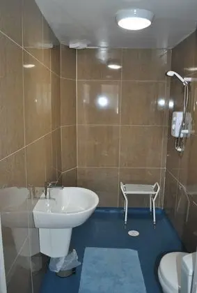 Üç Kişilik Oda