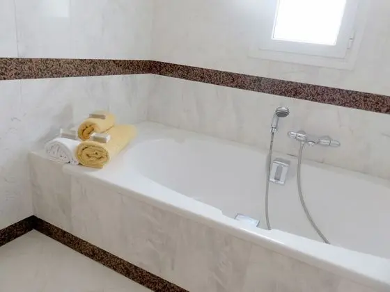 Süit, Kısmi Deniz Manzaralı (Astypalaia)