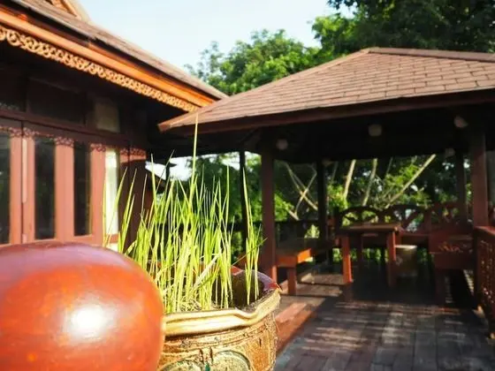 Thai House (10 Futons)