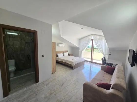 Standart Oda,deniz Ve Doğa Manzaralı,bir Büyük Ve Bir Tek Kişilik Yataklı