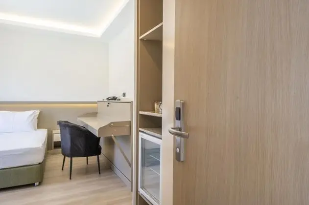 Çift Kişilik, Bahçe Manzaralı, Fransız Balkonlu