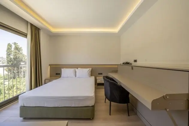Çift Kişilik, Bahçe Manzaralı, Fransız Balkonlu