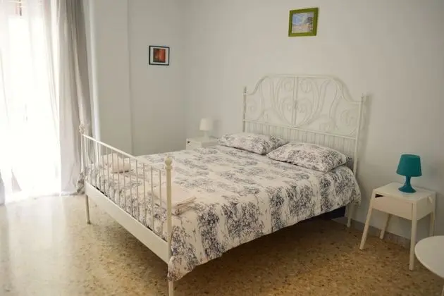 Tek Büyük Yataklı Oda, Ortak Banyo