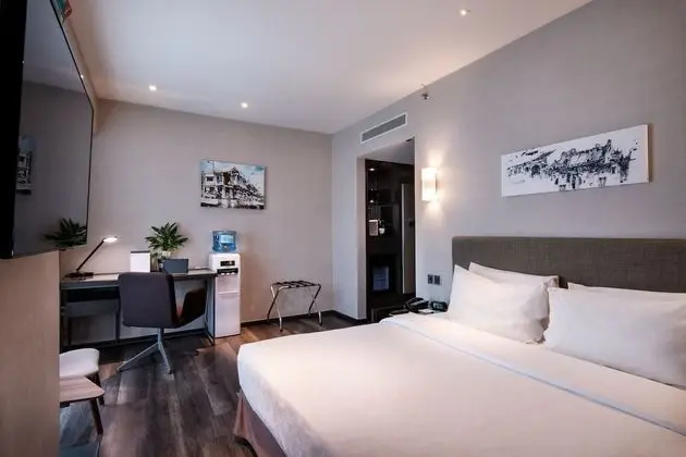 Olive Deluxe Room